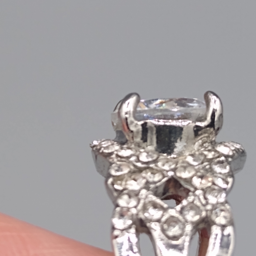 Twist Halo Rhinestone Silver tone Cocktail Ring 8 - Picture 8 of 11